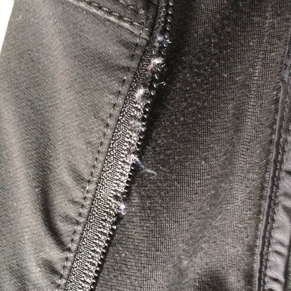 Soft shell hooded Marmot jacket - Picture 8 of 8